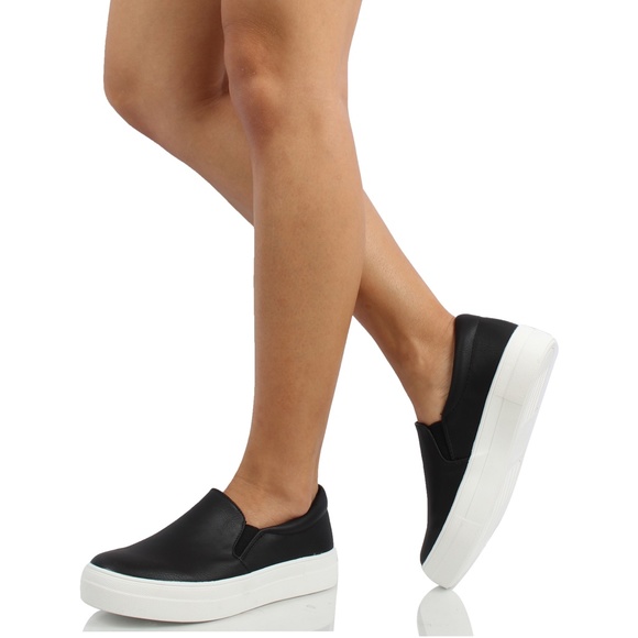 Size 7.5 Black Faux Leather Elastic Slip On Sneaker Shoes - Picture 6 of 6